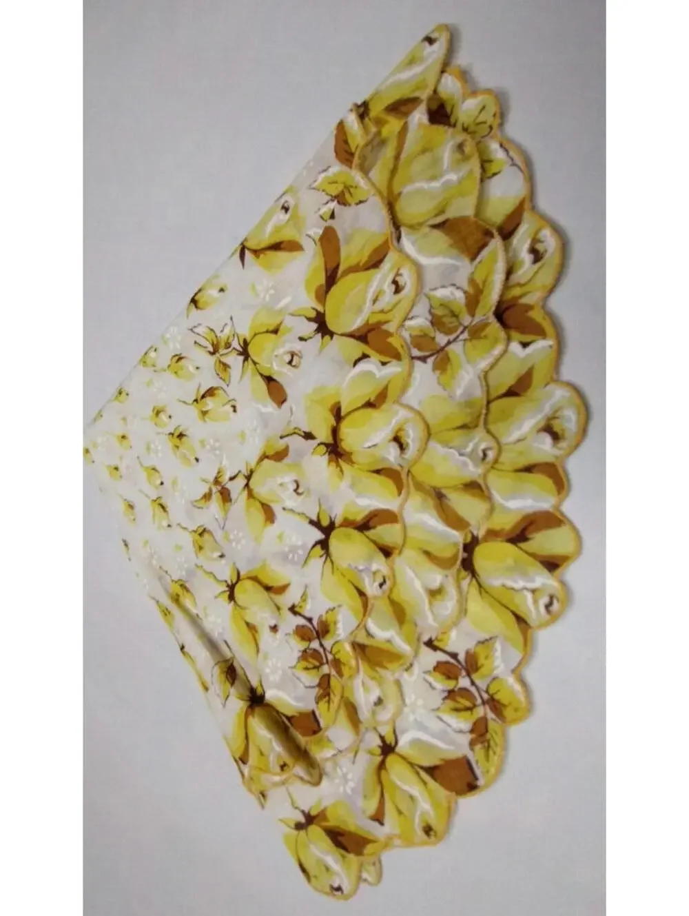 Vintage 1950s Placemat Yellow Roses SCALLOPED OVAL VASE 14